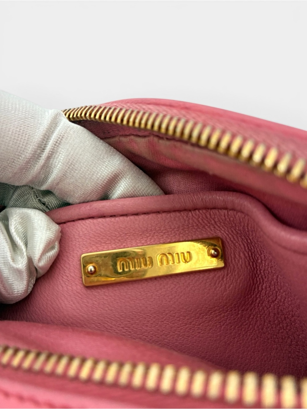 Miu Miu Rose Pink Matelassé Crossbody with Gold Chain - Picture 11 of 13
